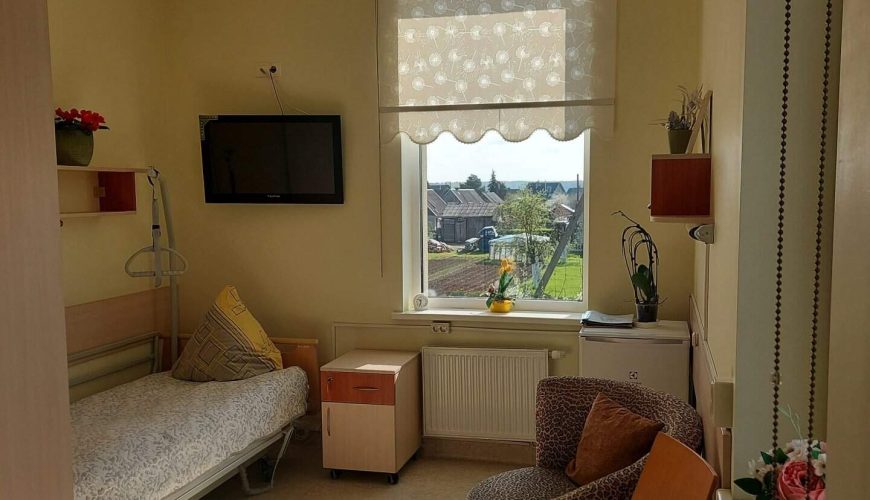 Vieta dviviečiame kambaryje Šėtos socialinio ir ugdymo centro globos namuose