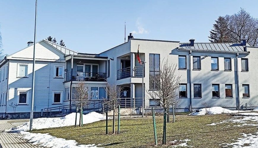 Vieta dviviečiame kambaryje Ukmergės rajono Želvos parapijos katalikiškuose senelių namuose