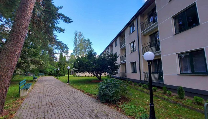 Vieta dviviečiame kambaryje specialiuosiuose socialinės globos namuose „Tremtinių namai“