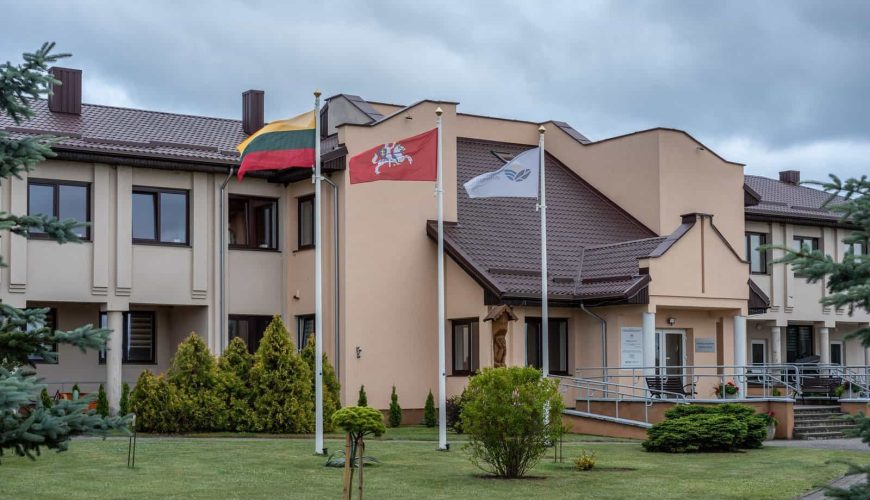 Vieta dviviečiame kambaryje Veisiejų globos namuose