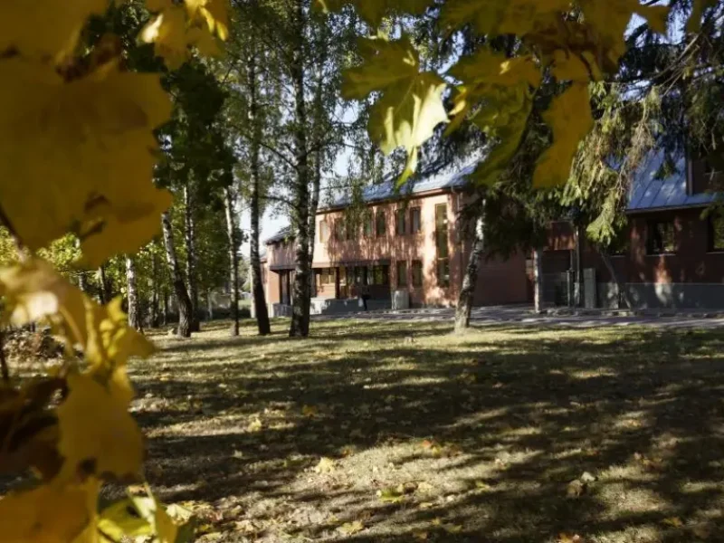 Vieta dviviečiame kambaryje Šv. Arkangelo Mykolo globos namuose