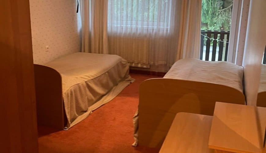 Vieta dviviečiame kambaryje Girdžių senelių namuose