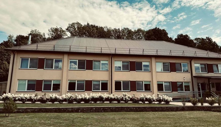 Vieta dviviečiame kambaryje Pagramančio bendruomenės centro „Gramančia“ socialinės globos namuose