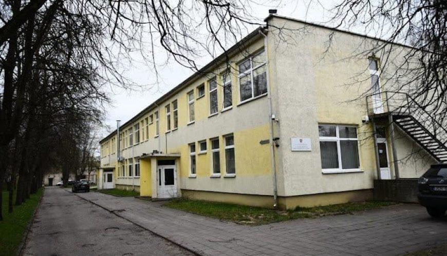 Vieta dviviečiame kambaryje Algimanto Bandzos socialinių paslaugų namuose