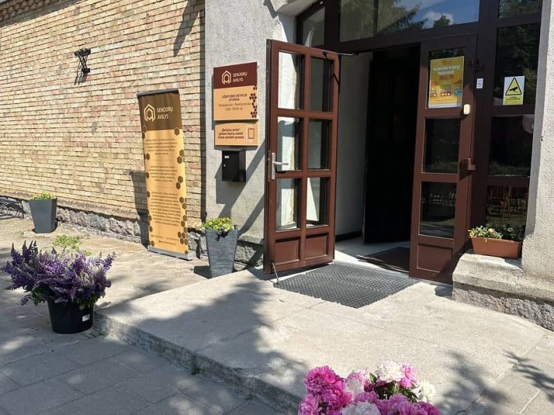 Vieta dviviečiame kambaryje „Senjorų avilio“ globos skyriuje